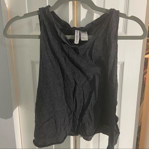 Short sleeve gray crop top